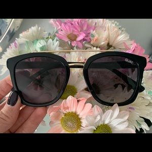 QUAY Sweet dreams black and gold sunglasses